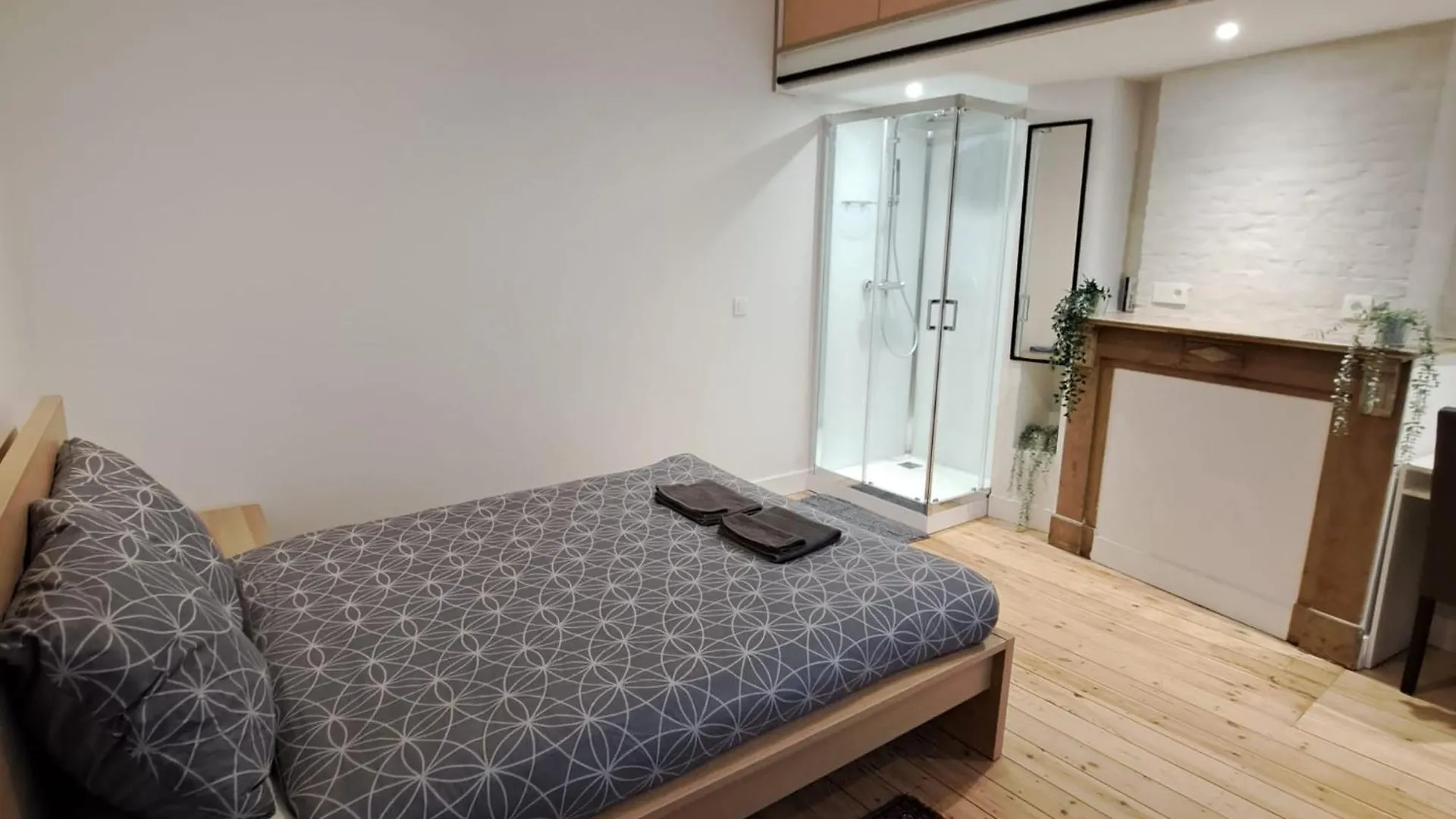 Comfortable Room With Terrace European Parliament Brussels Guest house